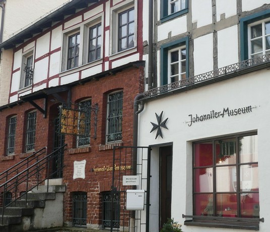 Das Johanniter-Museum beherbergt eine kleine Dauerausstellung zur Geschichte des Johanniter- und Malteserordens (eingeschränkte Öffnungszeiten).