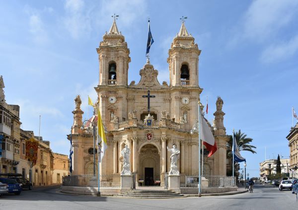 Die Pfarrkirche Our Lady of Graces in Żabbar. Der Schutzpatronin ist eine jährliche Fahrrad-Pilgerfahrt gewidmet. Foto: Continentaleurope, CC BY-SA 4.0, via Wikimedia Commons.