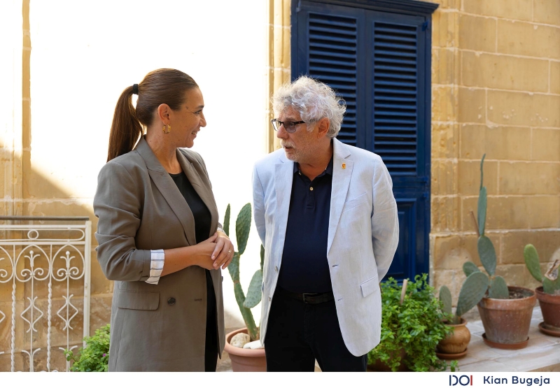 Die Ministerin für Kommunalverwaltung und öffentliche Arbeiten, Alison Zerafa Civelli und Birgus Bürgermeister John Boxall bei der offiziellen Auftaktveranstaltung für das Birgufest 2026