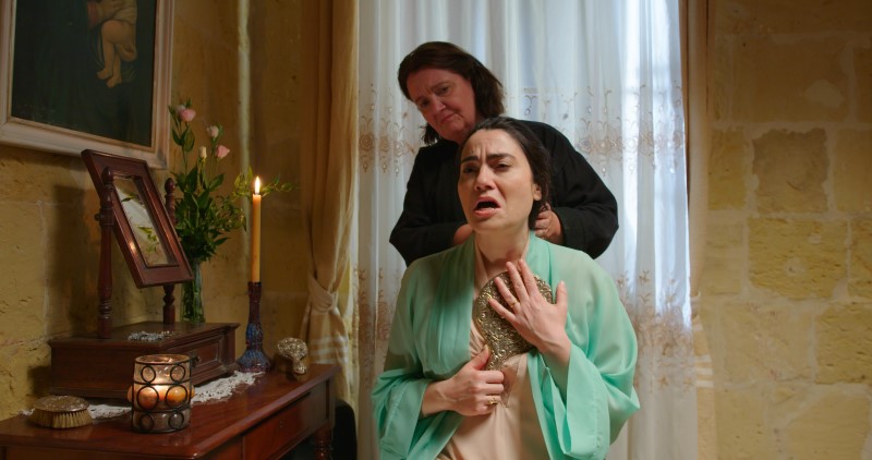 Monica Zanettin und Joanna Pullicino in Otello . Foto: Matthew Muscat Drago