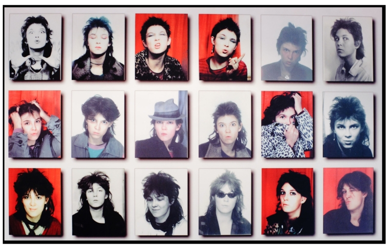 Anke Jablinski: "Ich konnte mal Hippie, mal Indianer und mal Punk sein, mal ängstlich und mal cool dreinschauen, ja, hier konnte ich spielen und doch ich sein... Es war, als würde mich endlich jemand verstehen, war es auch nur ein Automat." Passfoto-Projekt Narziss &amp; Automat © Anke Jablinski.